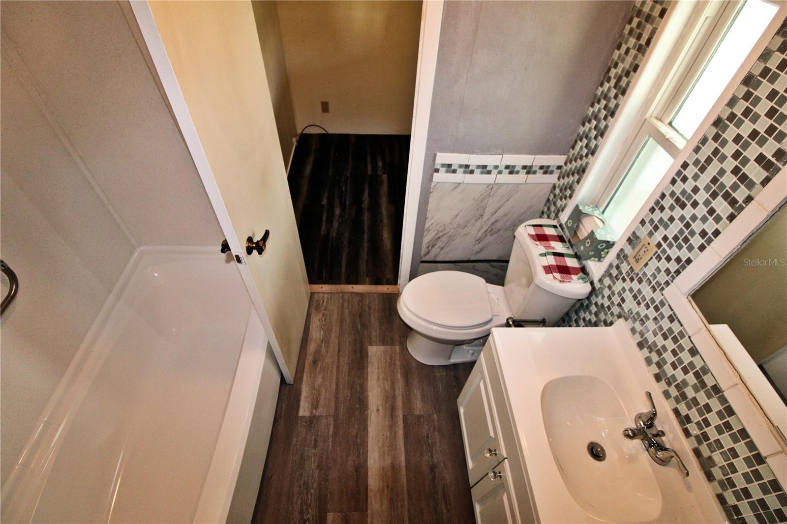 LAUREL WOOD MOBILE ESTATES UNIT 4 - Residential