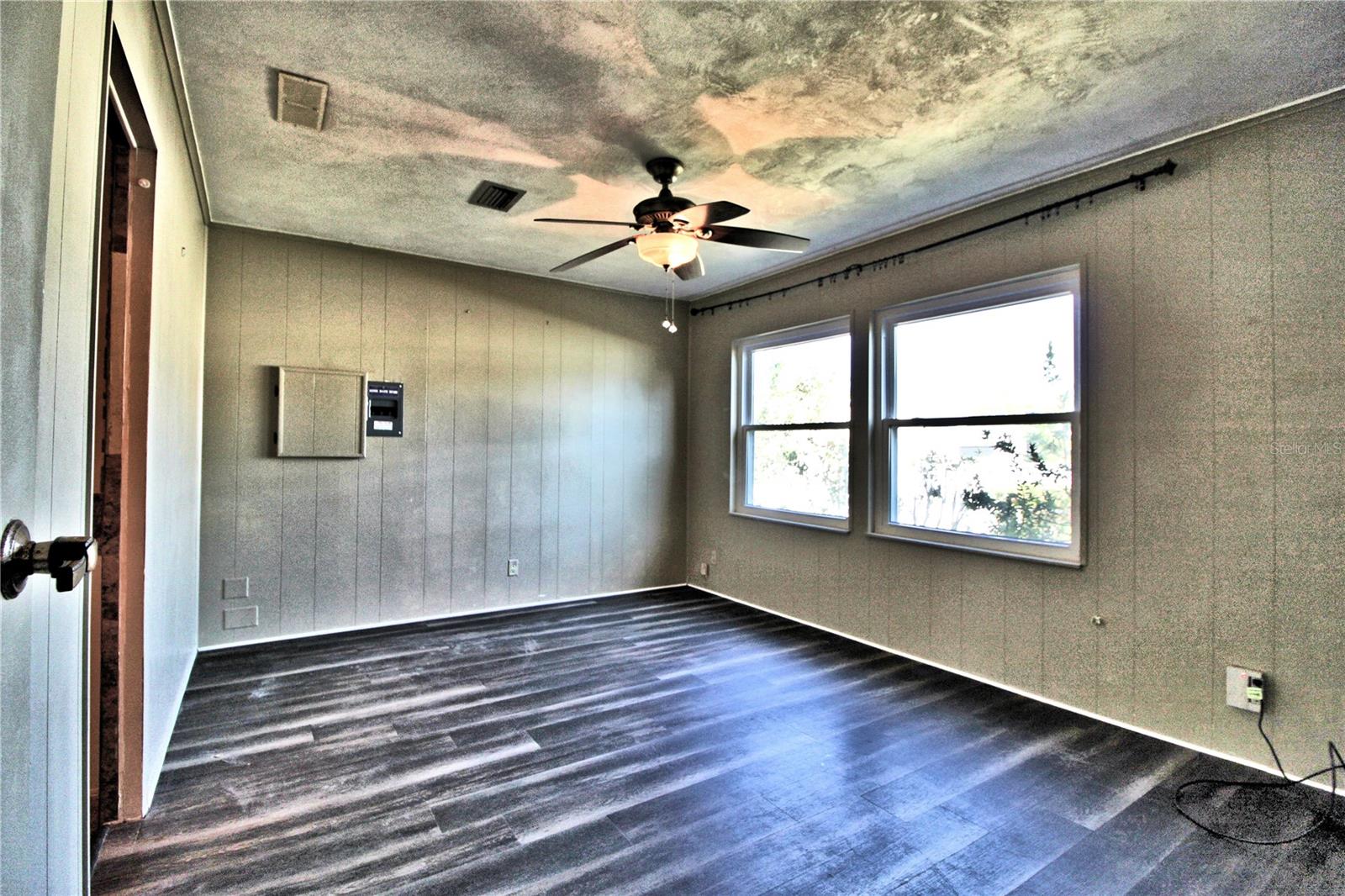 LAUREL WOOD MOBILE ESTATES UNIT 4 - Residential