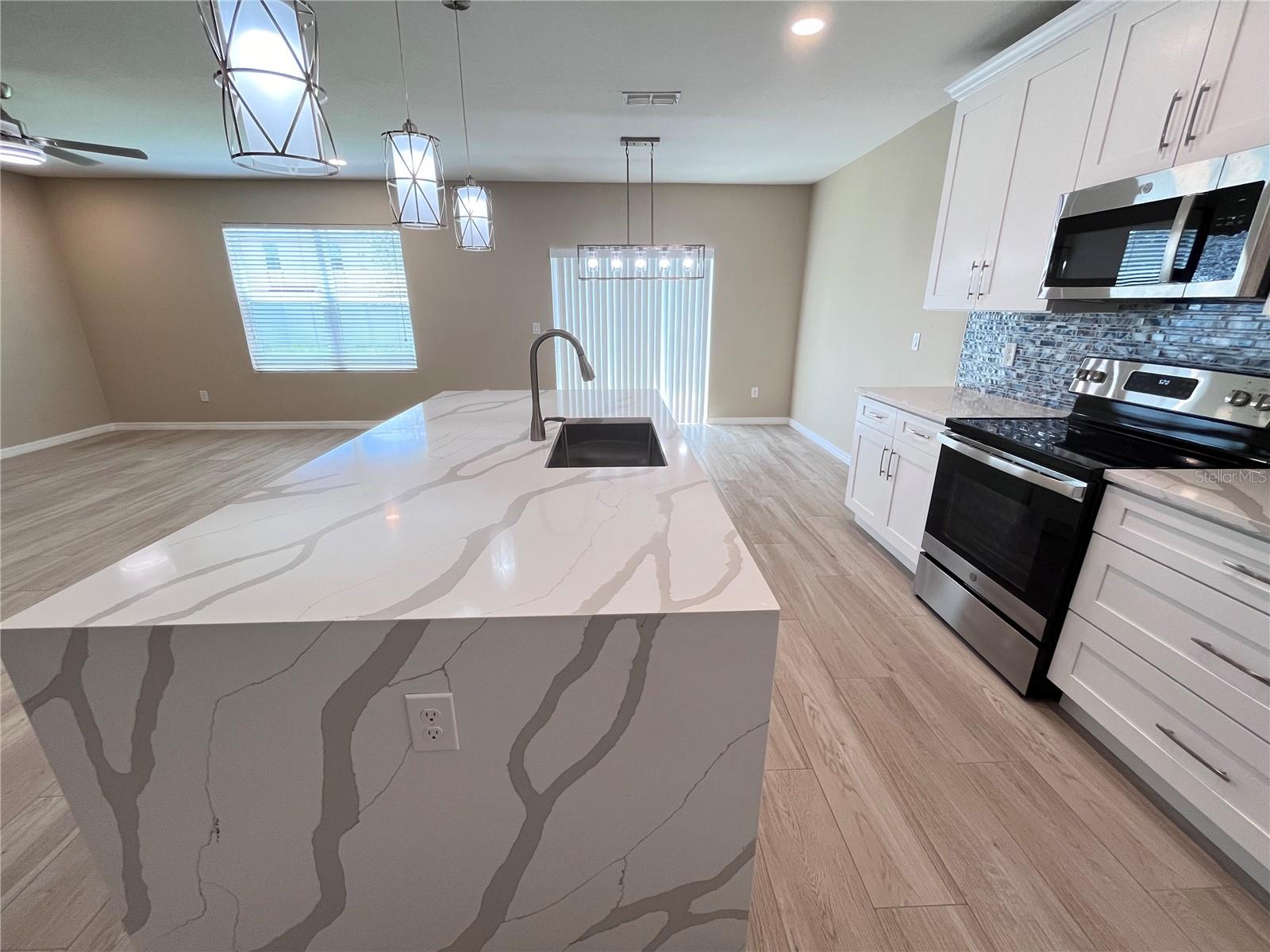 SAWGRASS BAY PH 2A - Residential Lease