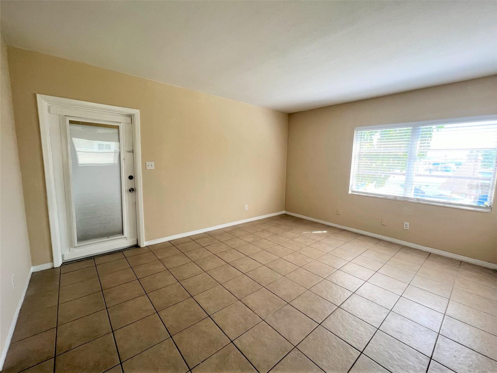 CAPRI ISLE SUB - Residential Lease