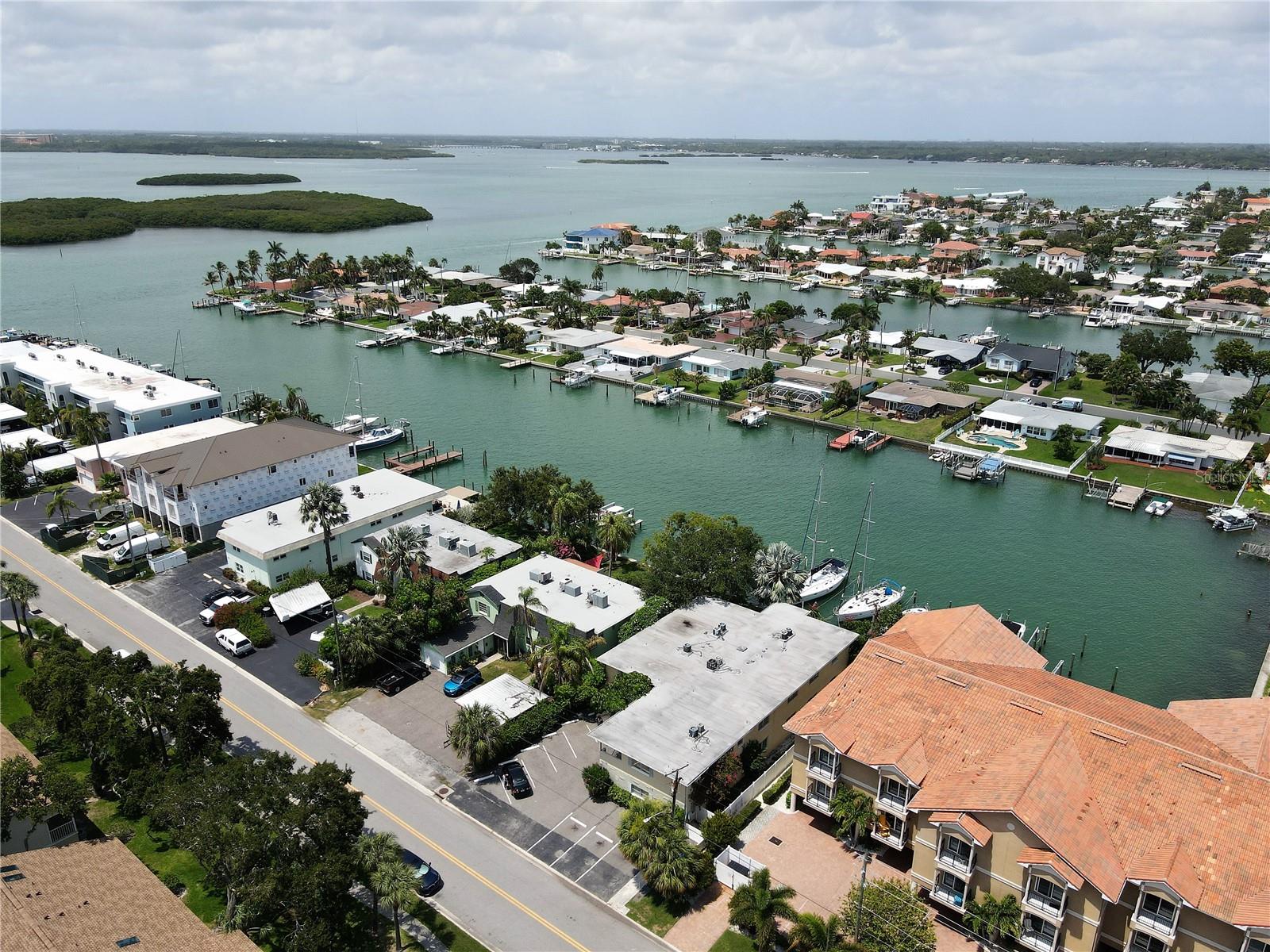 CAPRI ISLE SUB - Residential Lease