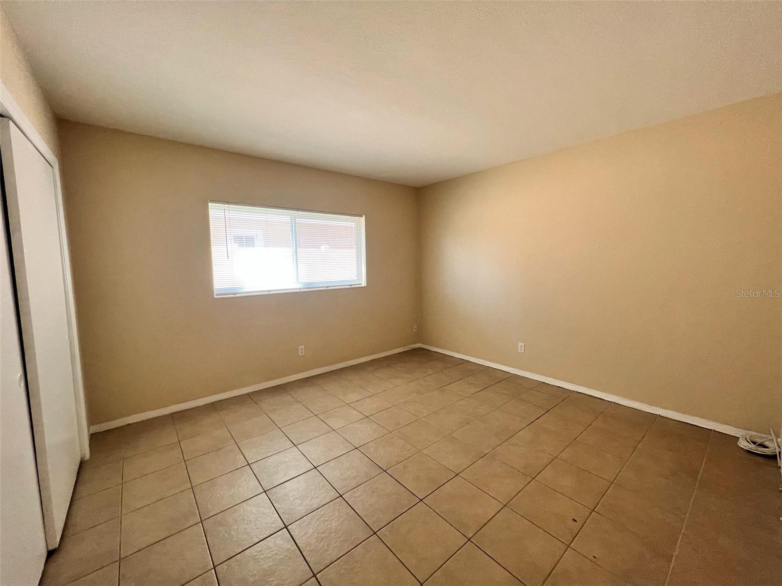 CAPRI ISLE SUB - Residential Lease
