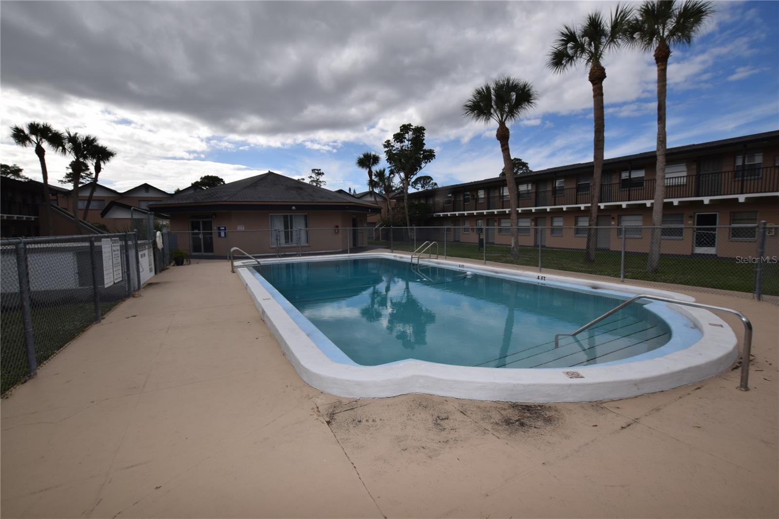 ALLEN APTS - Residential