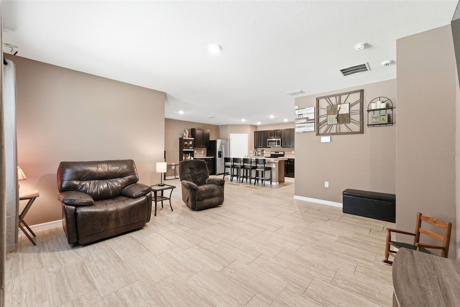 WOODBRIDGE LKS/EDGEWATER - Residential
