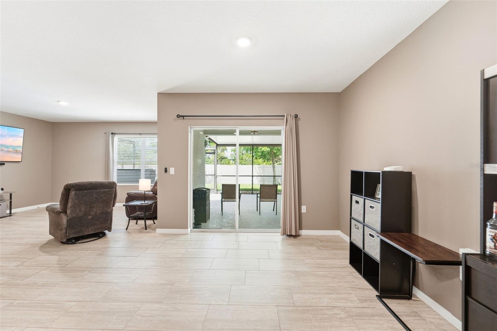 WOODBRIDGE LKS/EDGEWATER - Residential