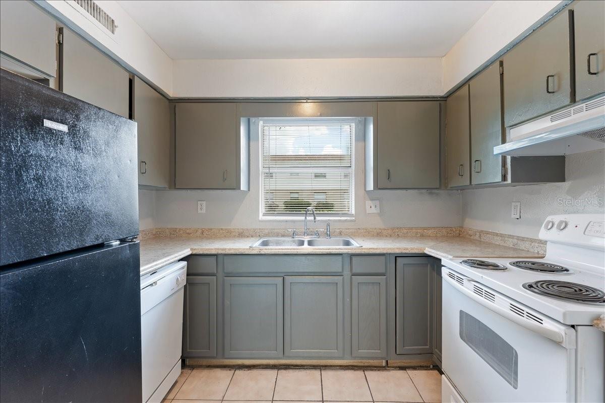 MANHATTAN PALMS CONDO - Residential