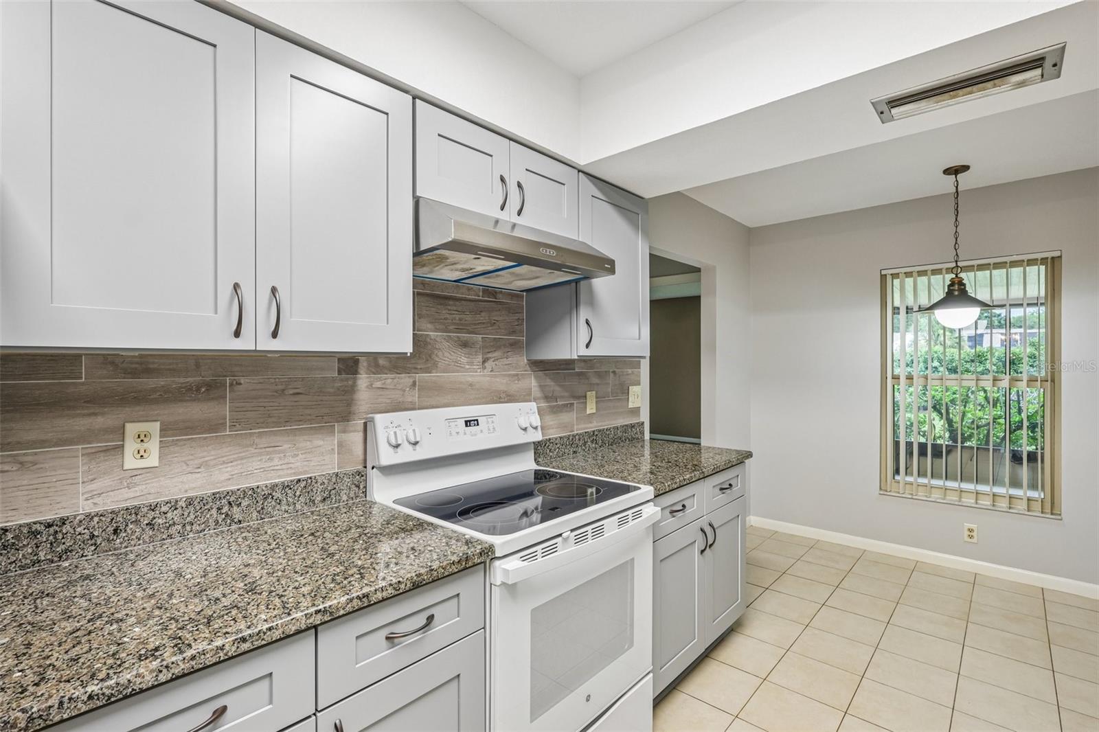 BLOOMINGDALE SEC A UNIT 1V - Residential