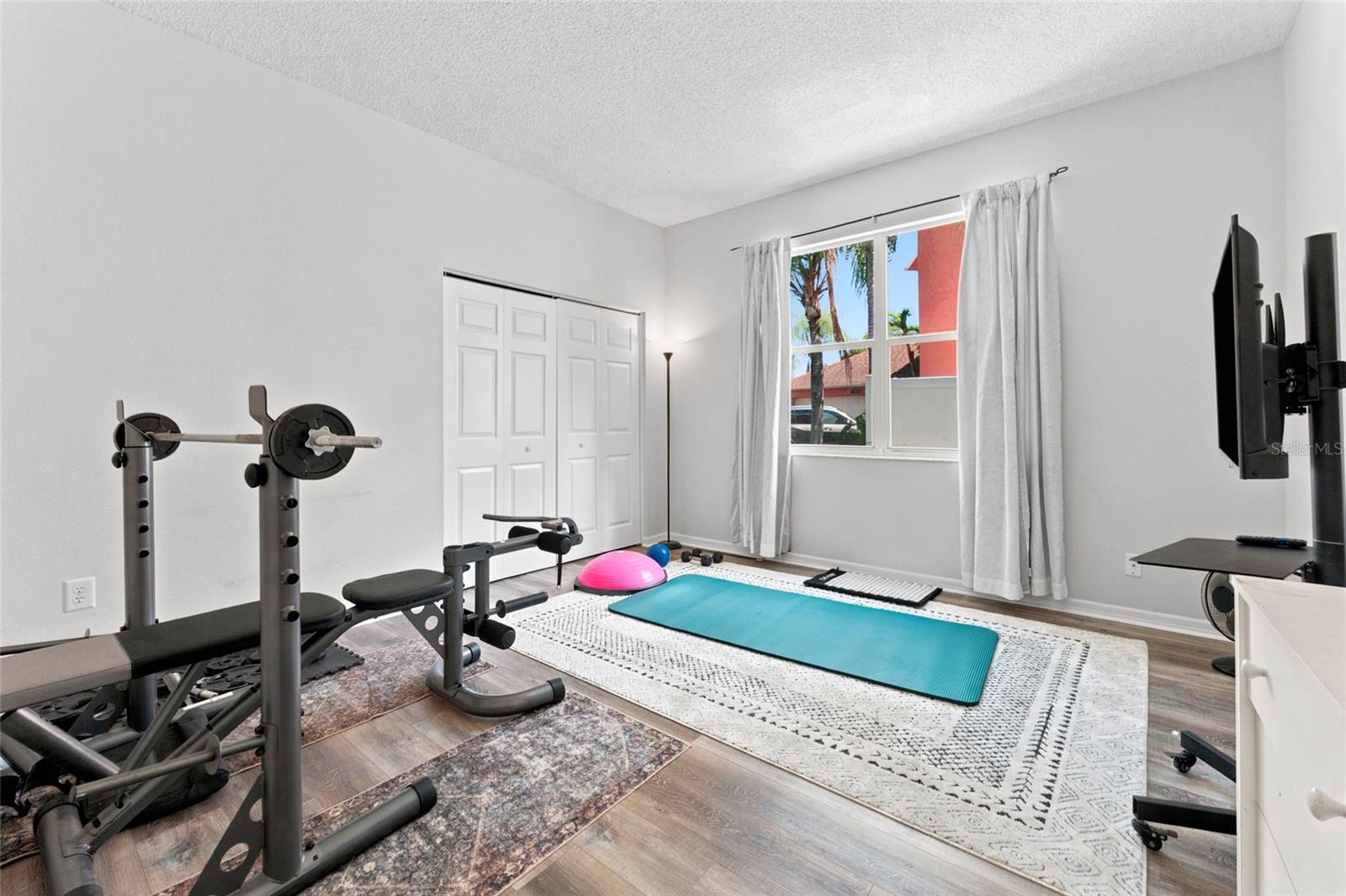 WINDSOR PARK AT THE EAGLES - Residential