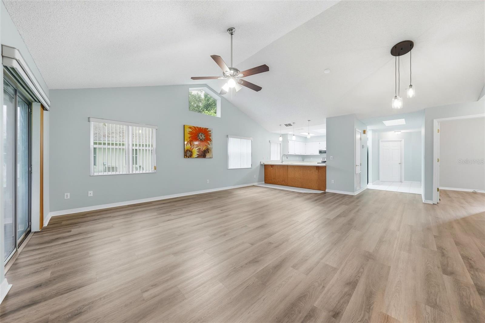 TOWNHOMES VILLAGE - Residential