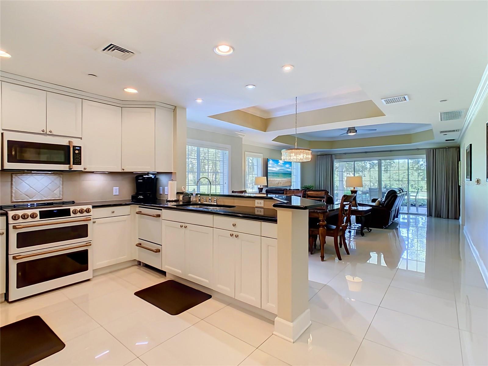 CENTRE COURT RIDGE CONDO PH 5 BLDG E - Residential