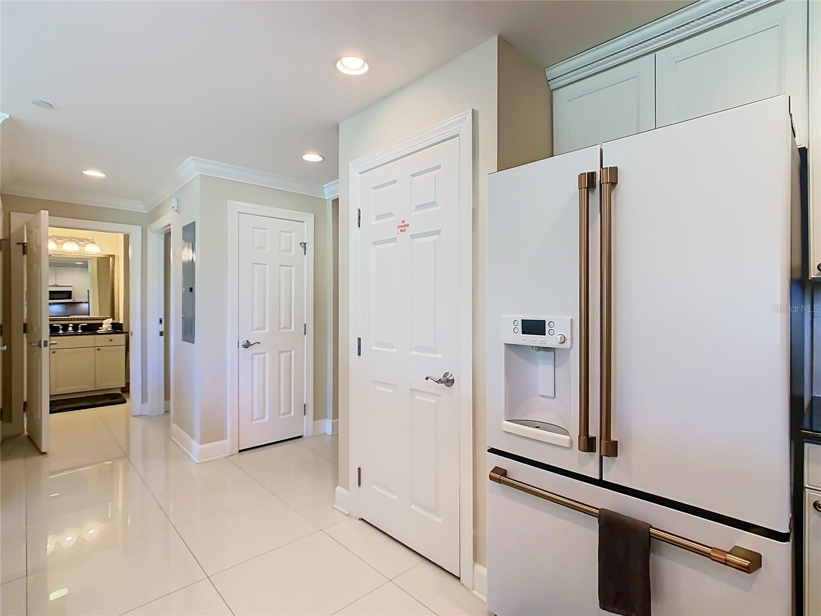 CENTRE COURT RIDGE CONDO PH 5 BLDG E - Residential