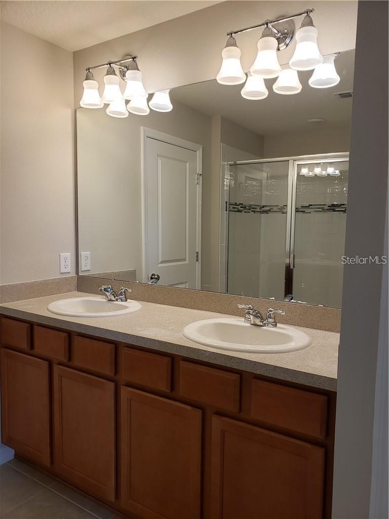 LAKESHORE AT NARCOOSSEE PH 2 - Residential Lease