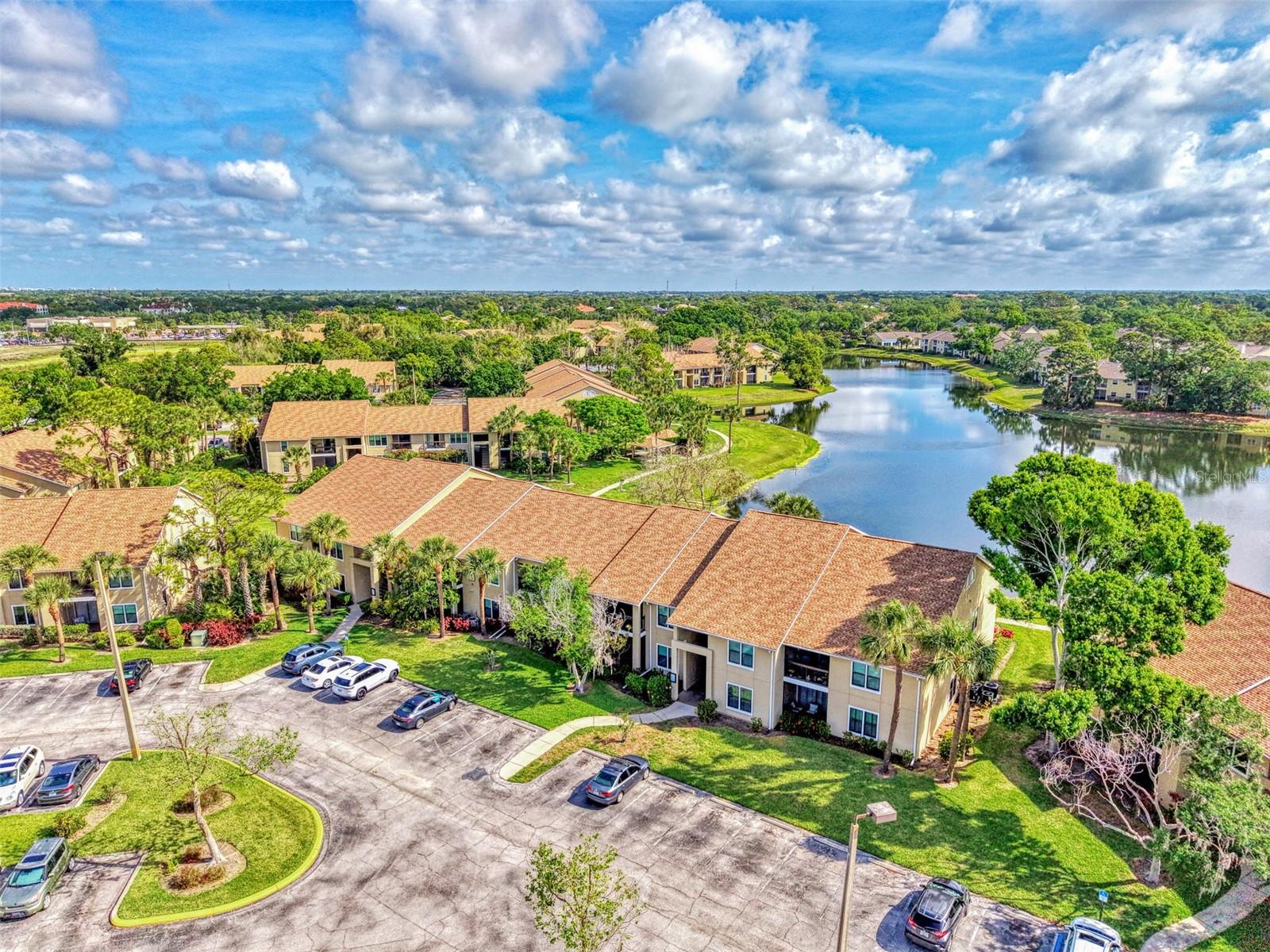 VINTAGE GRAND - Residential