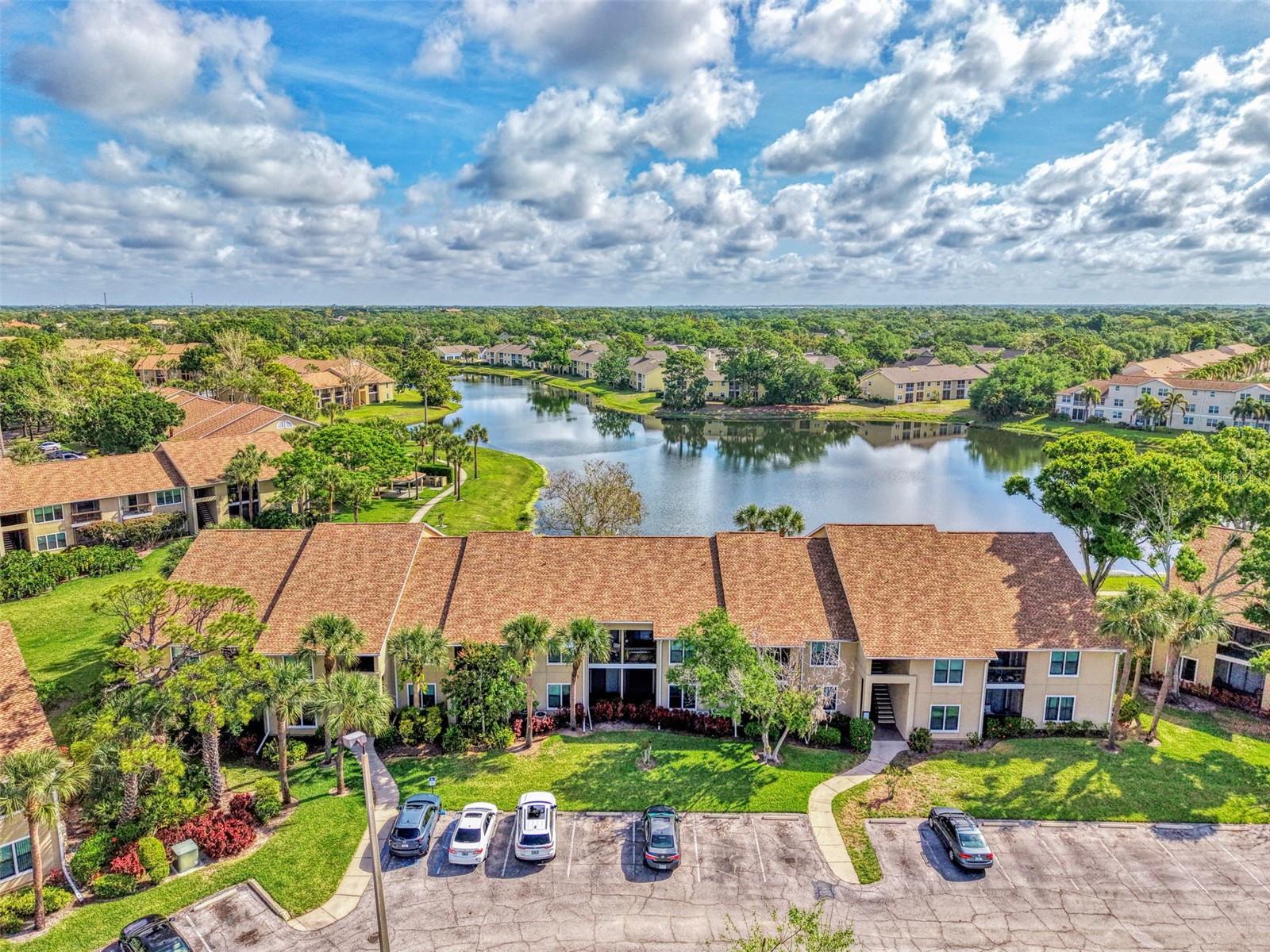 VINTAGE GRAND - Residential