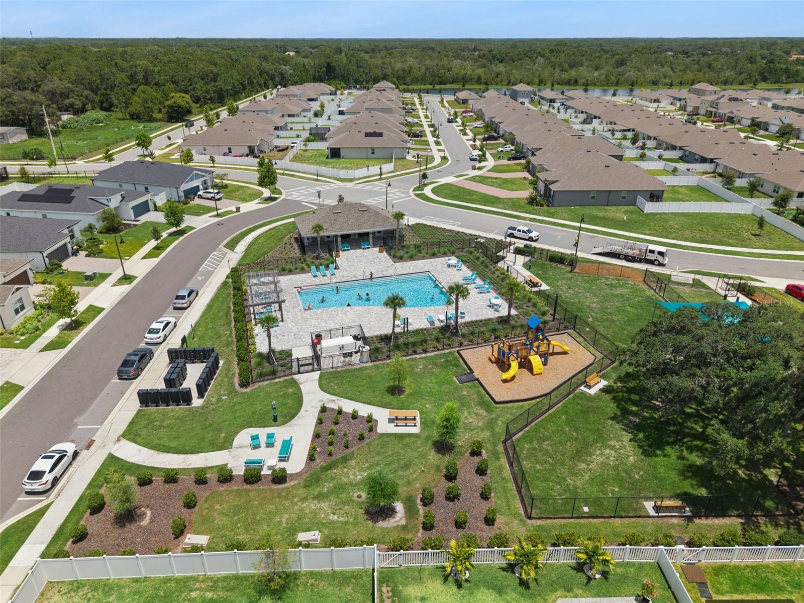 PRAIRIE OAKS - Residential