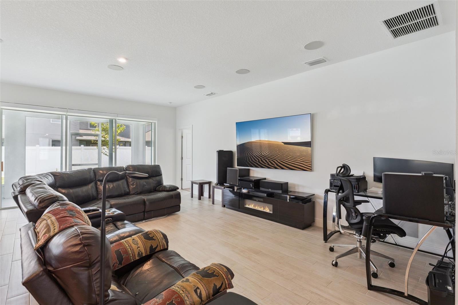 PRAIRIE OAKS - Residential