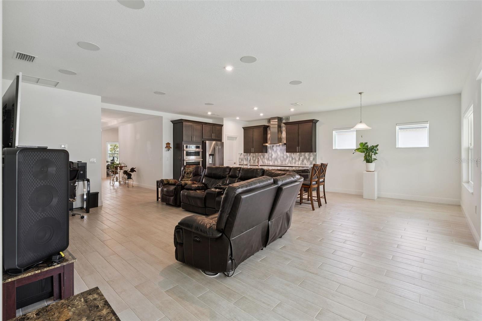 PRAIRIE OAKS - Residential