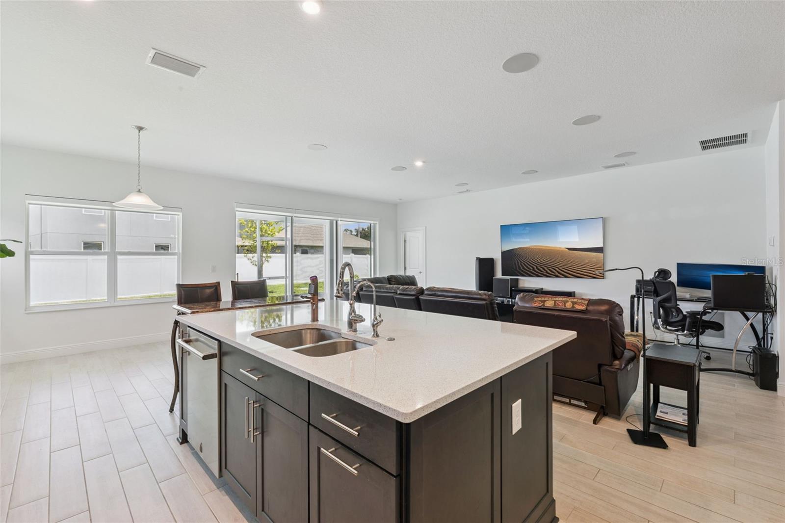 PRAIRIE OAKS - Residential