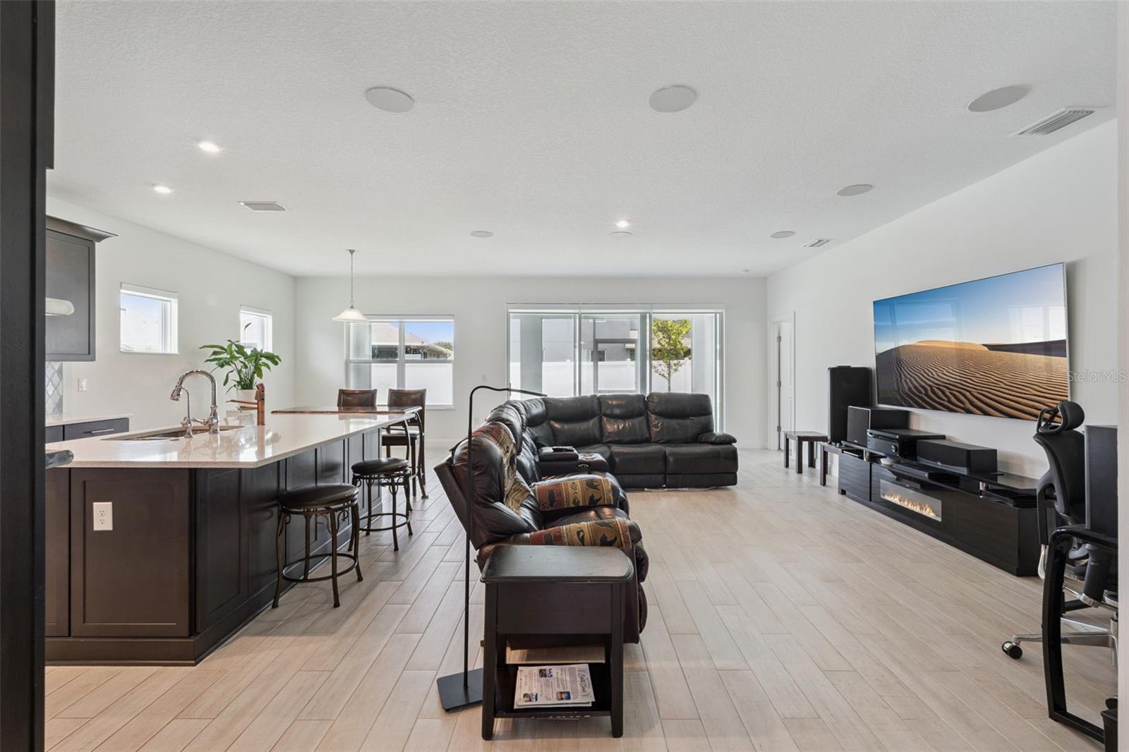 PRAIRIE OAKS - Residential