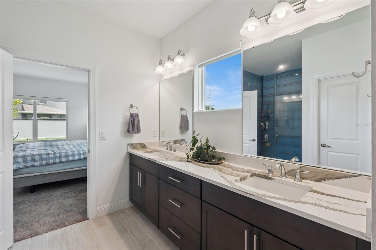 PRAIRIE OAKS - Residential