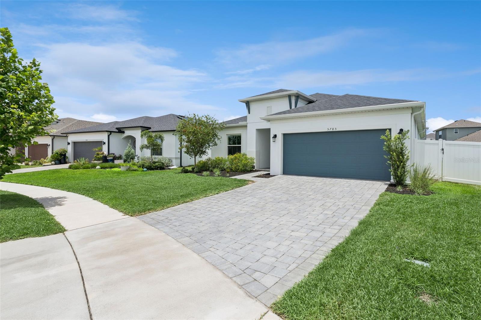 PRAIRIE OAKS - Residential