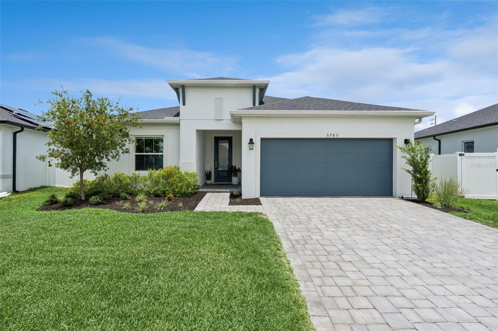 PRAIRIE OAKS - Residential