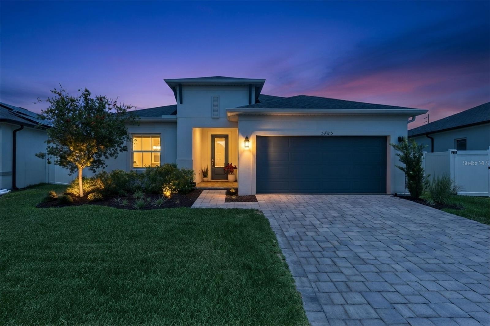 PRAIRIE OAKS - Residential