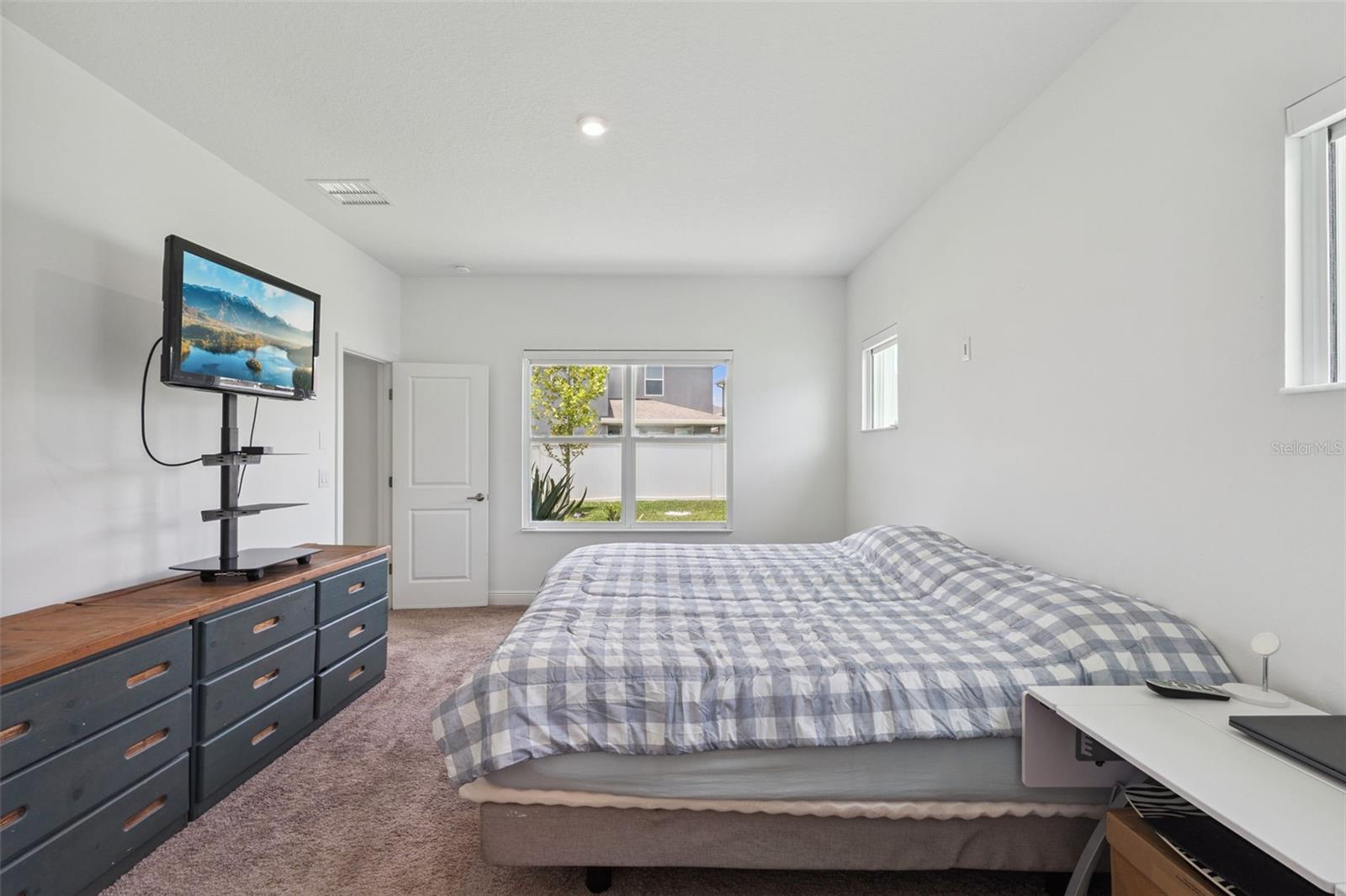 PRAIRIE OAKS - Residential