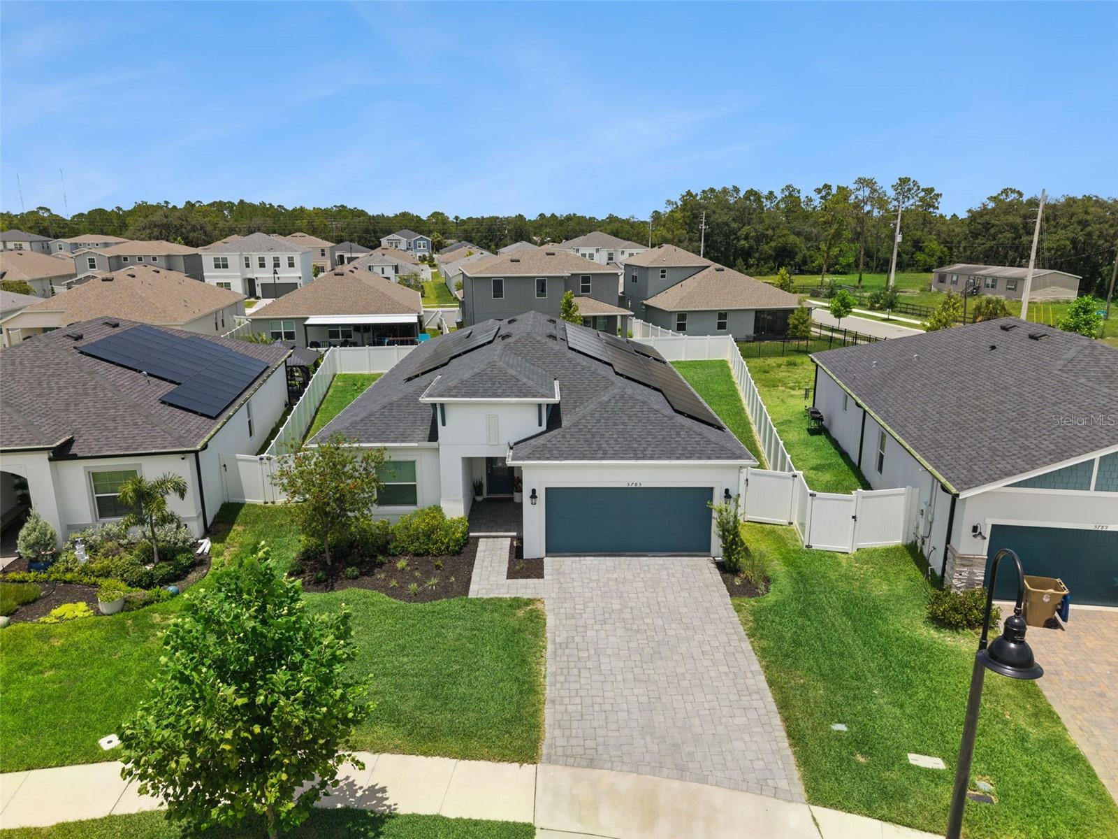PRAIRIE OAKS - Residential