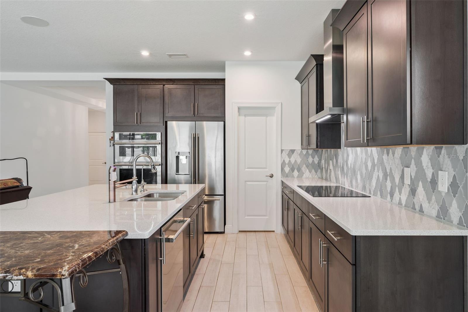 PRAIRIE OAKS - Residential