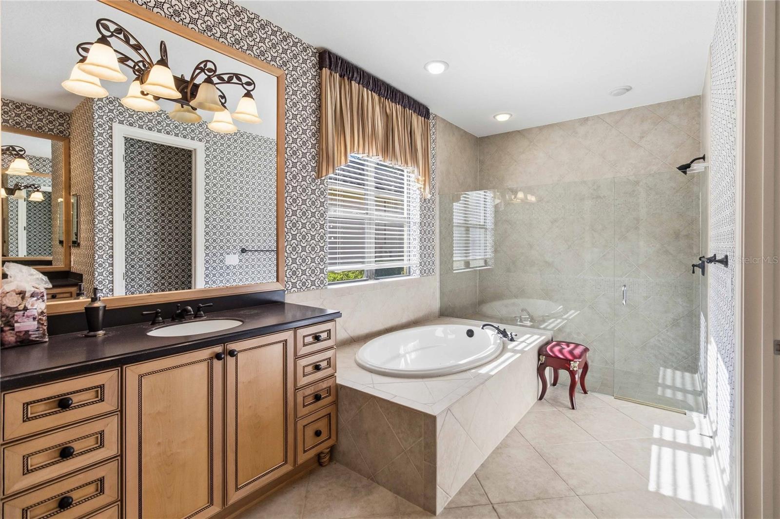 BELLA VISTA - Residential