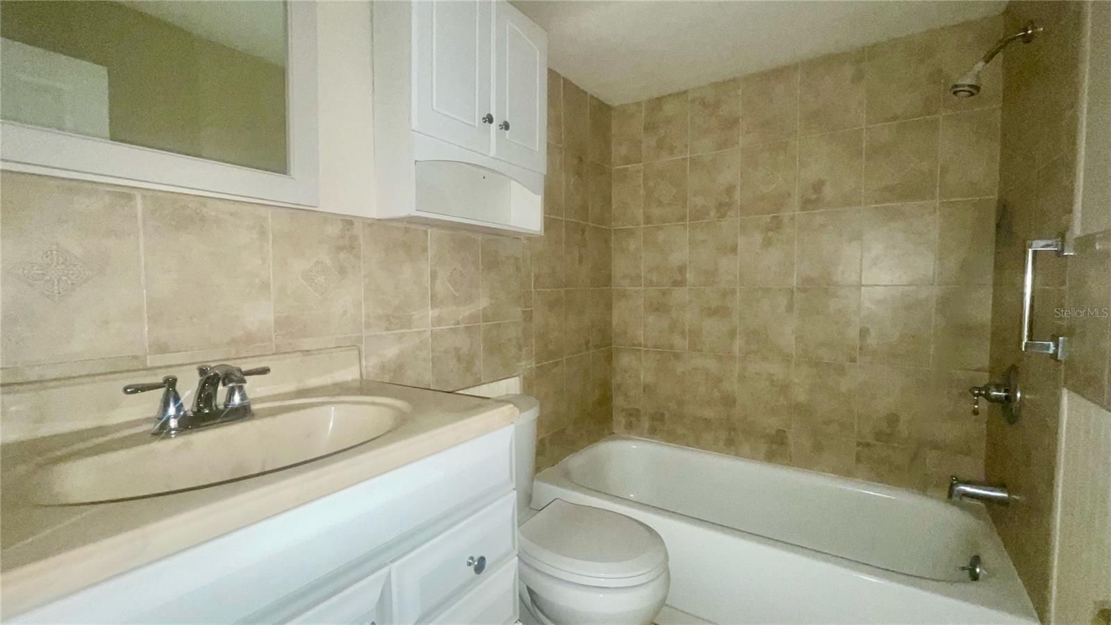 GARDENS BEACON SQUARE CONDO02 - Residential
