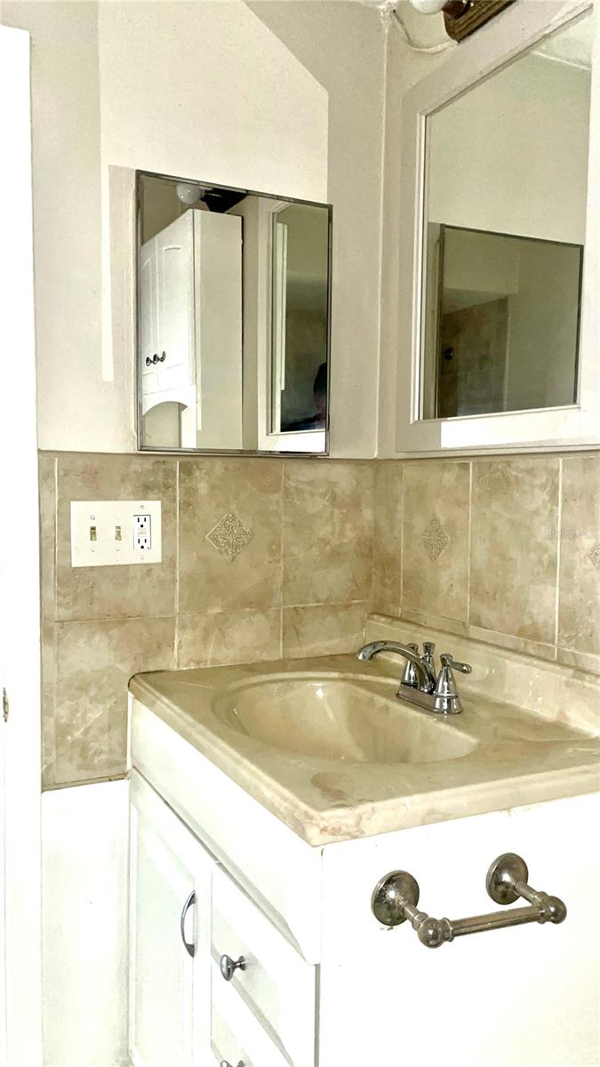 GARDENS BEACON SQUARE CONDO02 - Residential