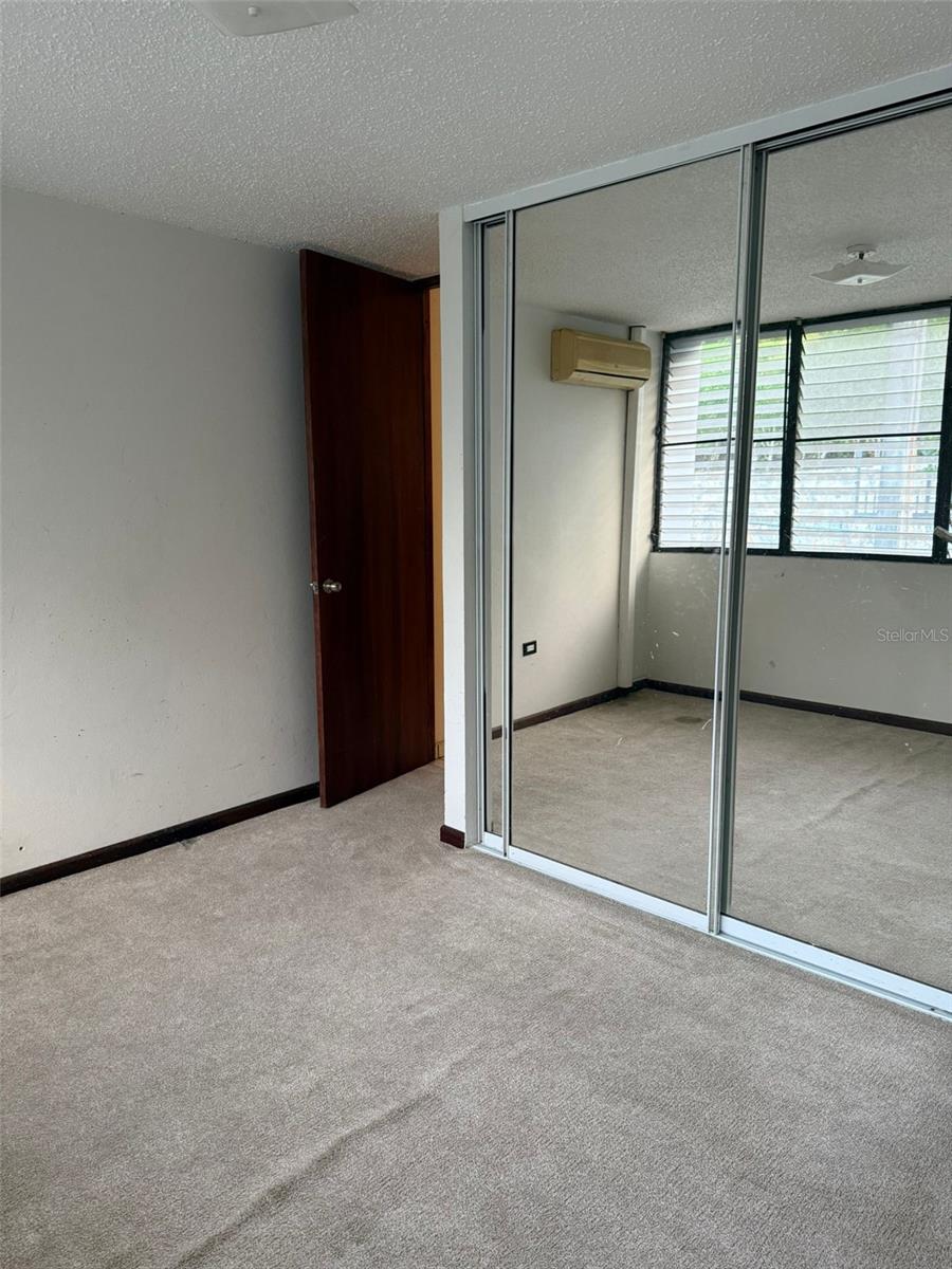 BEVERLY HILLS COURT - Residential