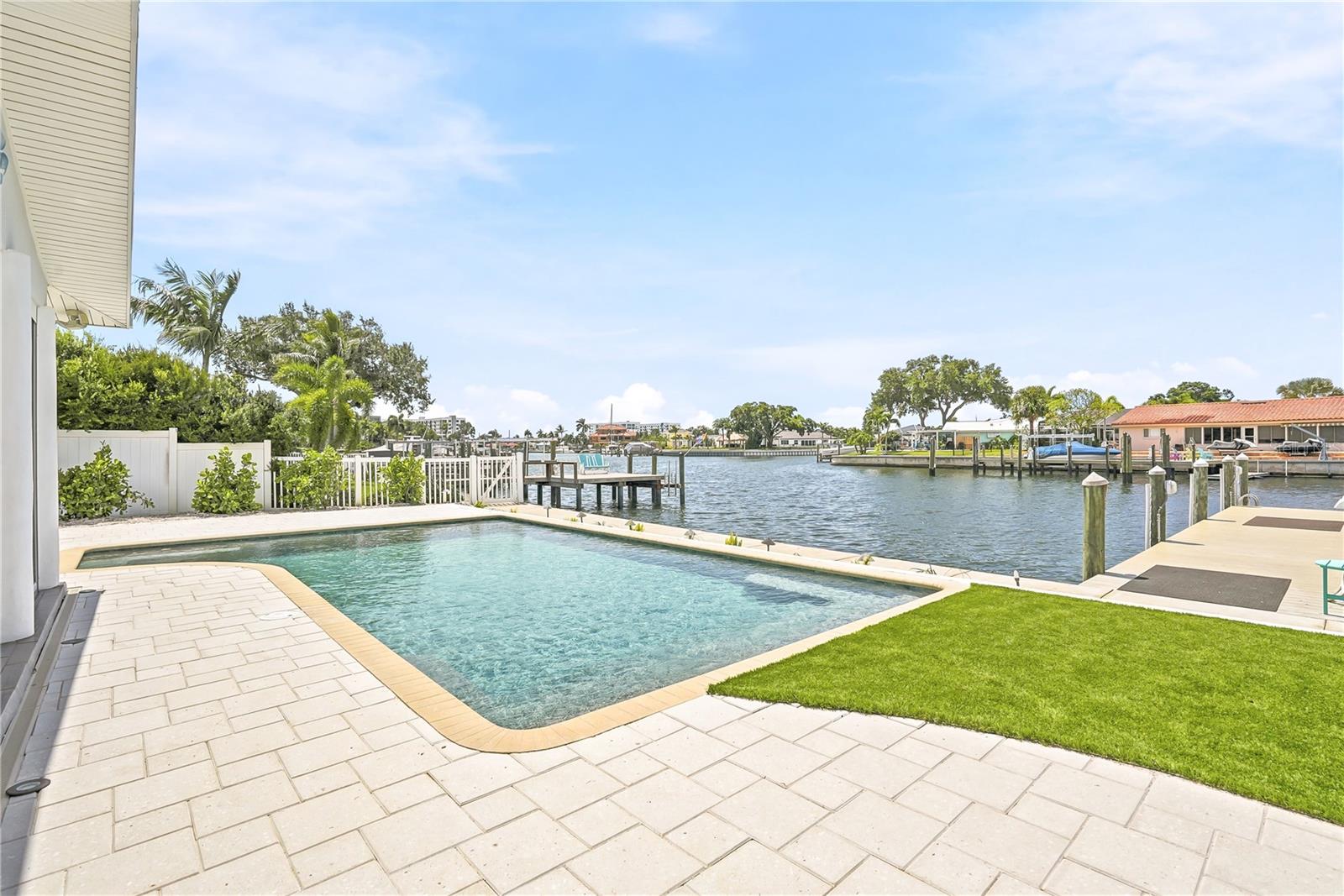 BROADWATER - Residential