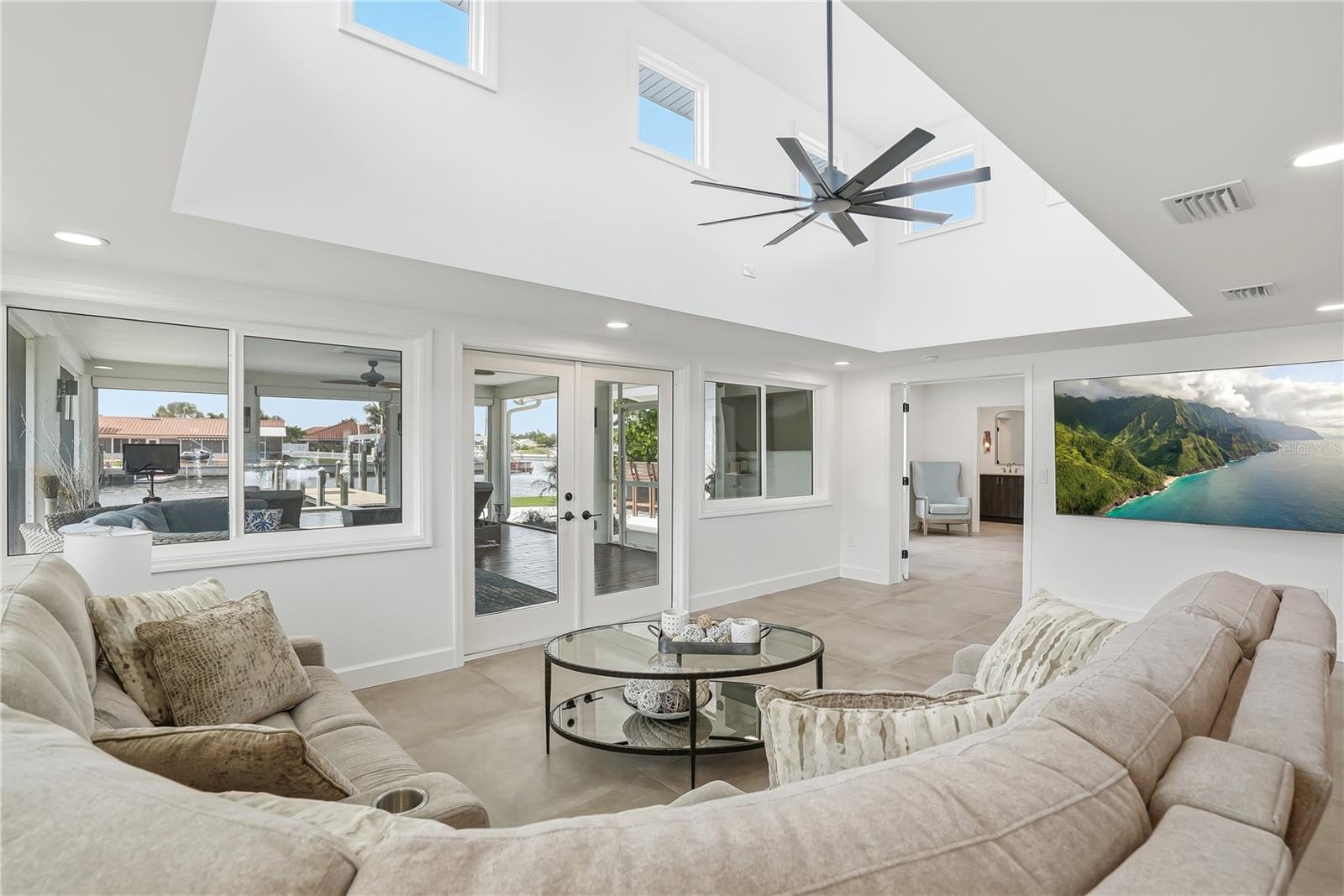 BROADWATER - Residential