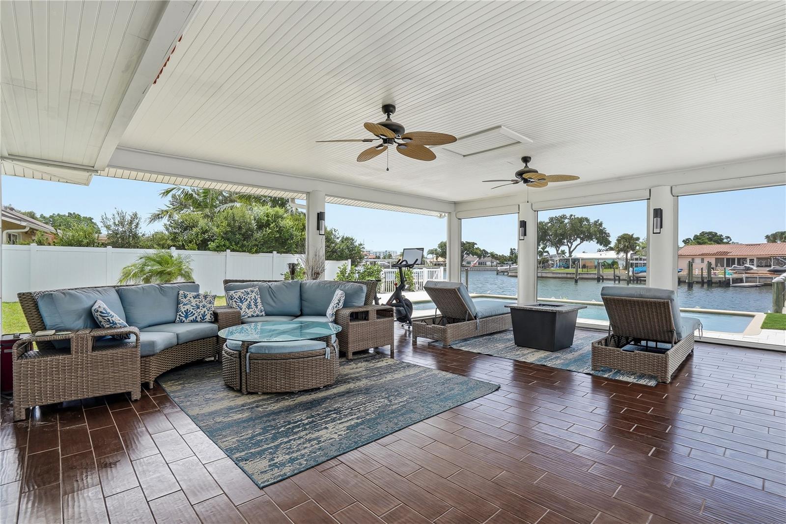 BROADWATER - Residential