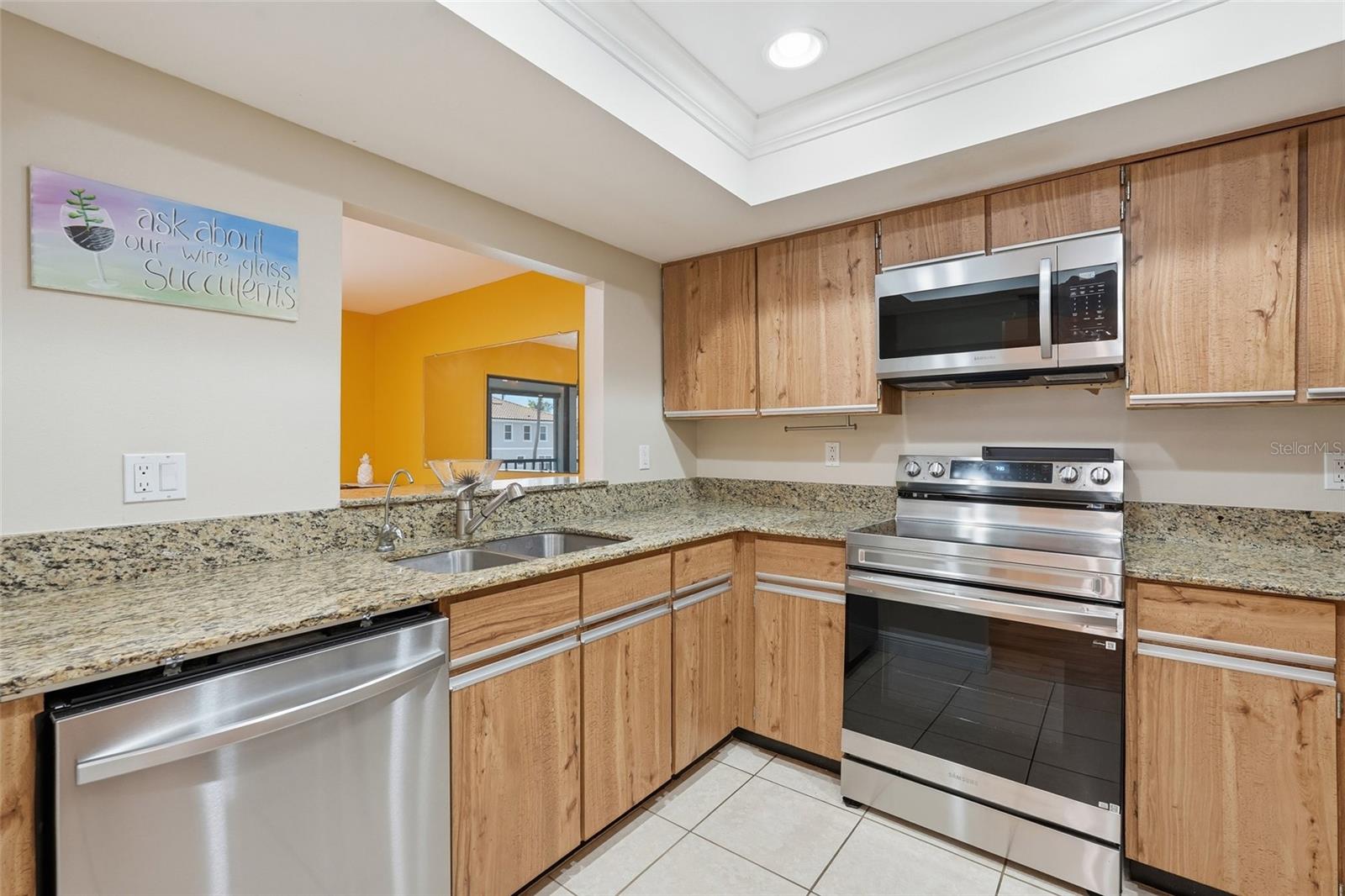 LE GRAND MARQUIS CONDO - Residential