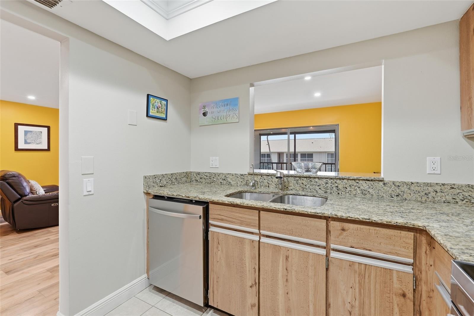 LE GRAND MARQUIS CONDO - Residential