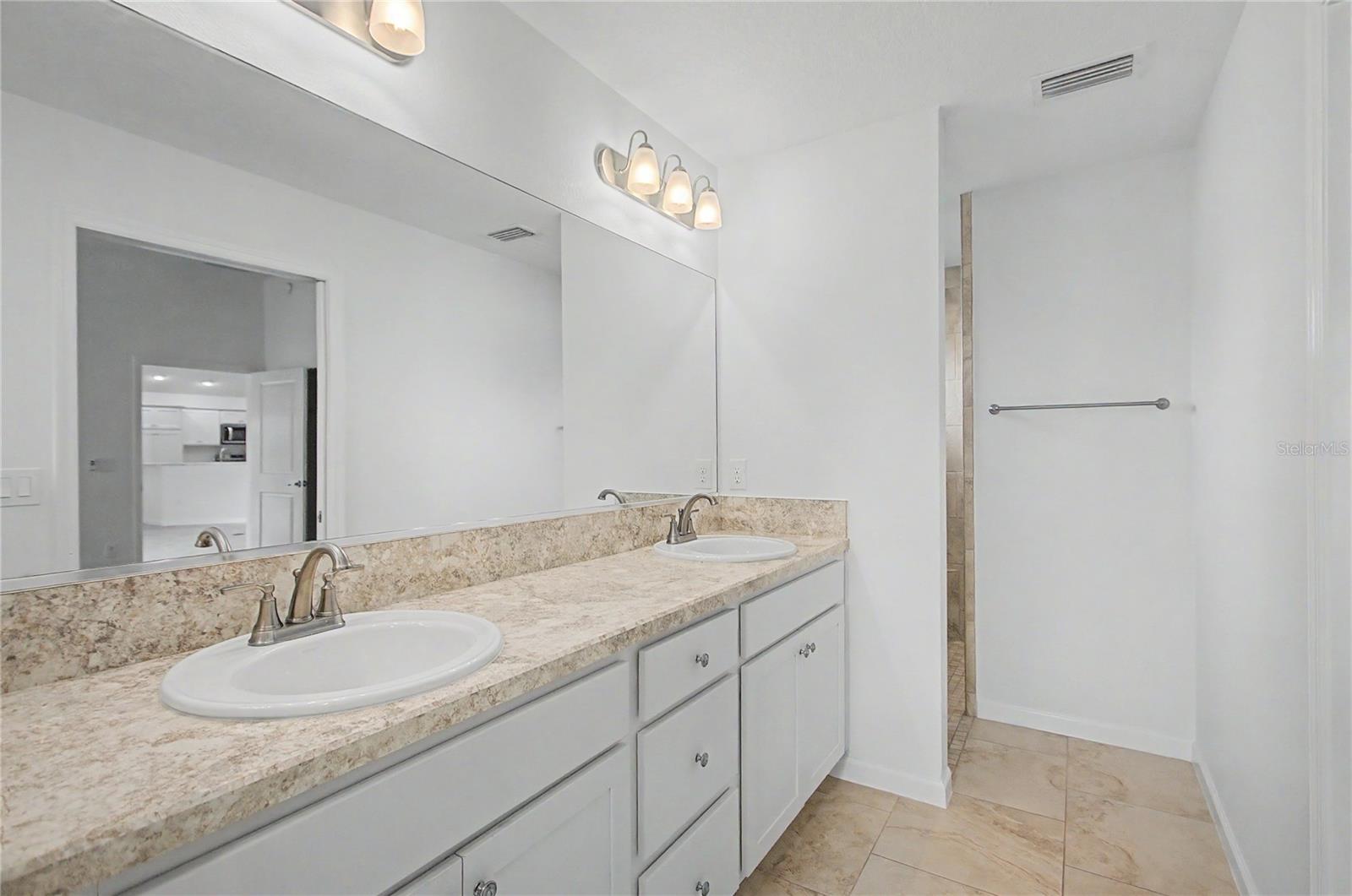 OXFORD OAKS PH 2 - Residential