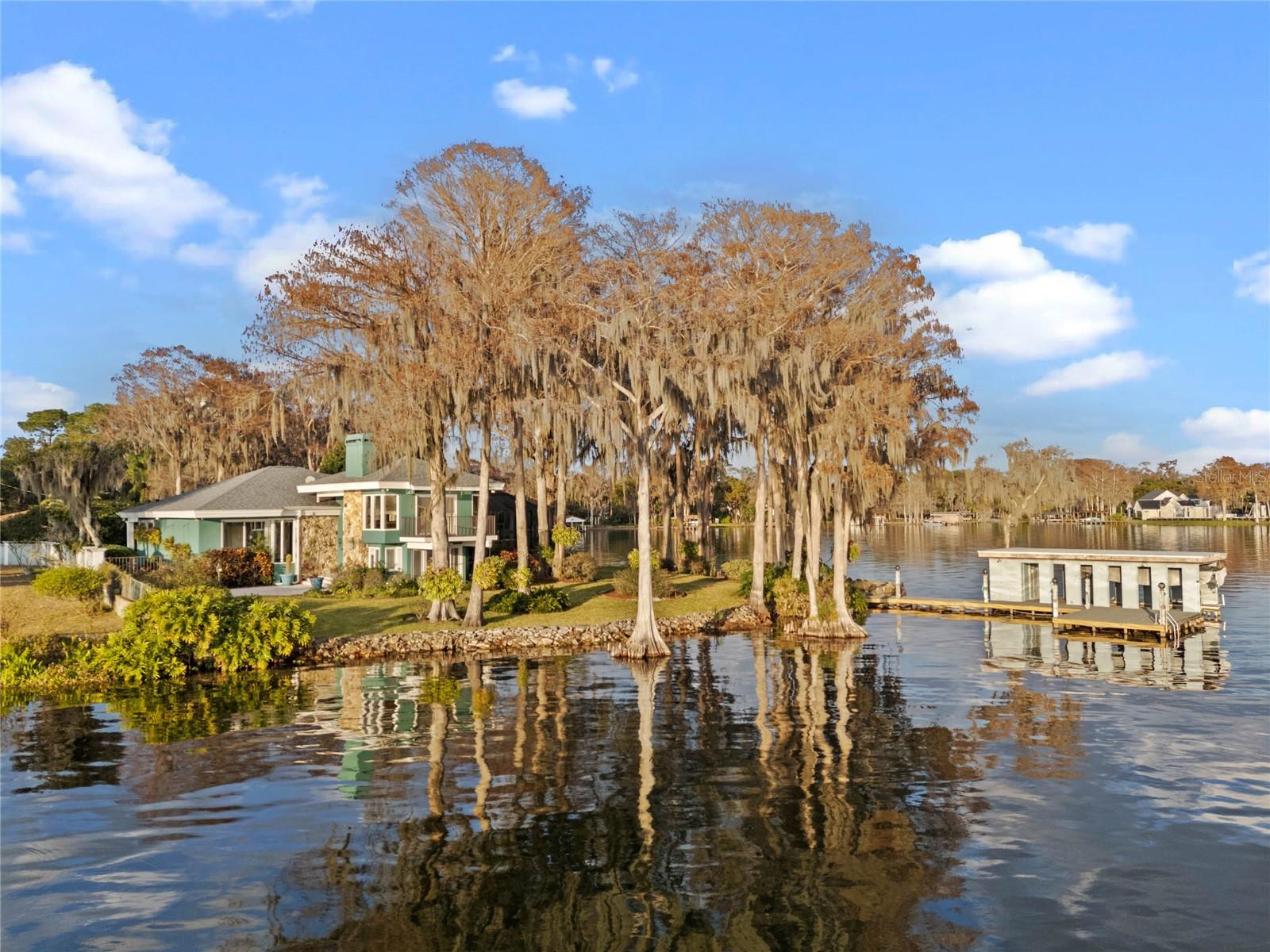 HOLLIEANNA SHORES 1ST ADD - Residential