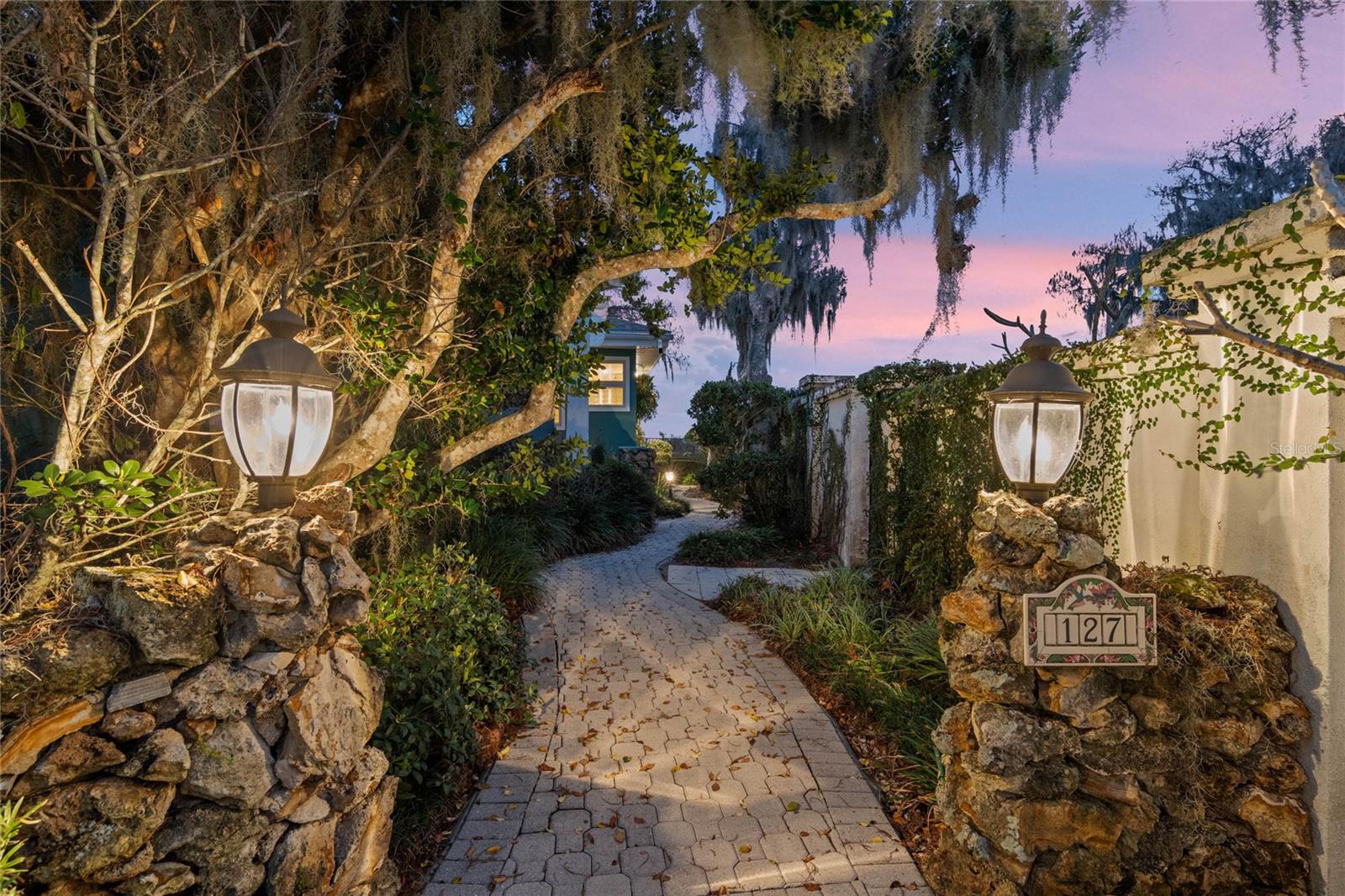 HOLLIEANNA SHORES 1ST ADD - Residential