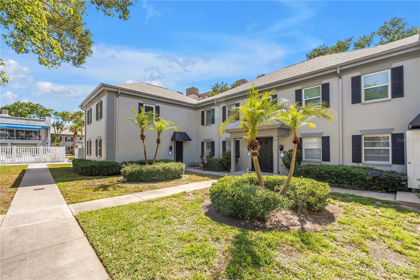 LES CHATEAUX CONDO - Residential