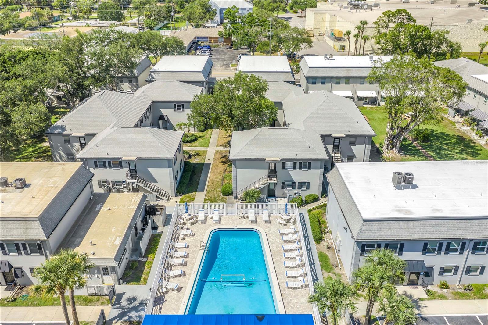 LES CHATEAUX CONDO - Residential