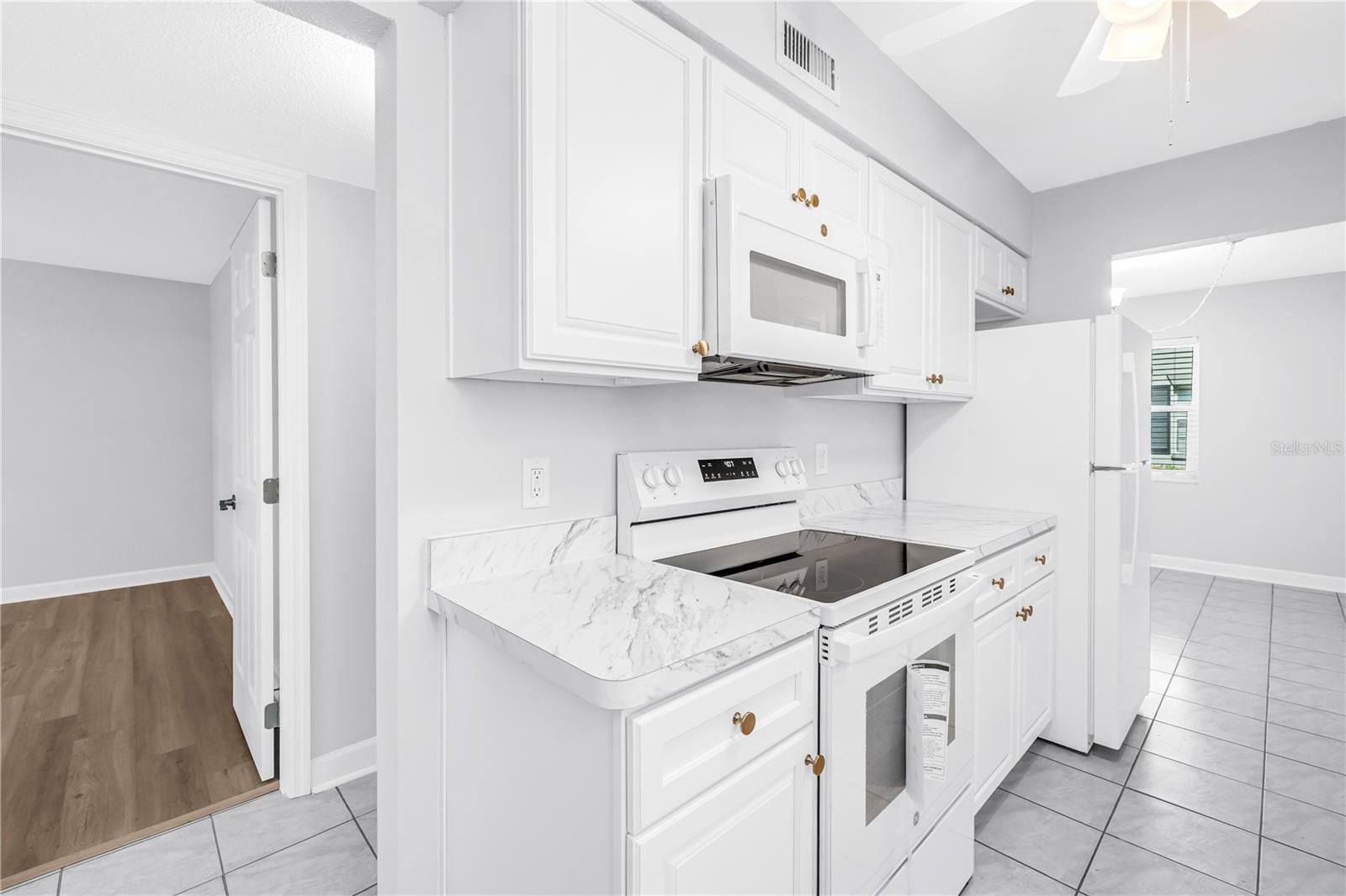 LES CHATEAUX CONDO - Residential