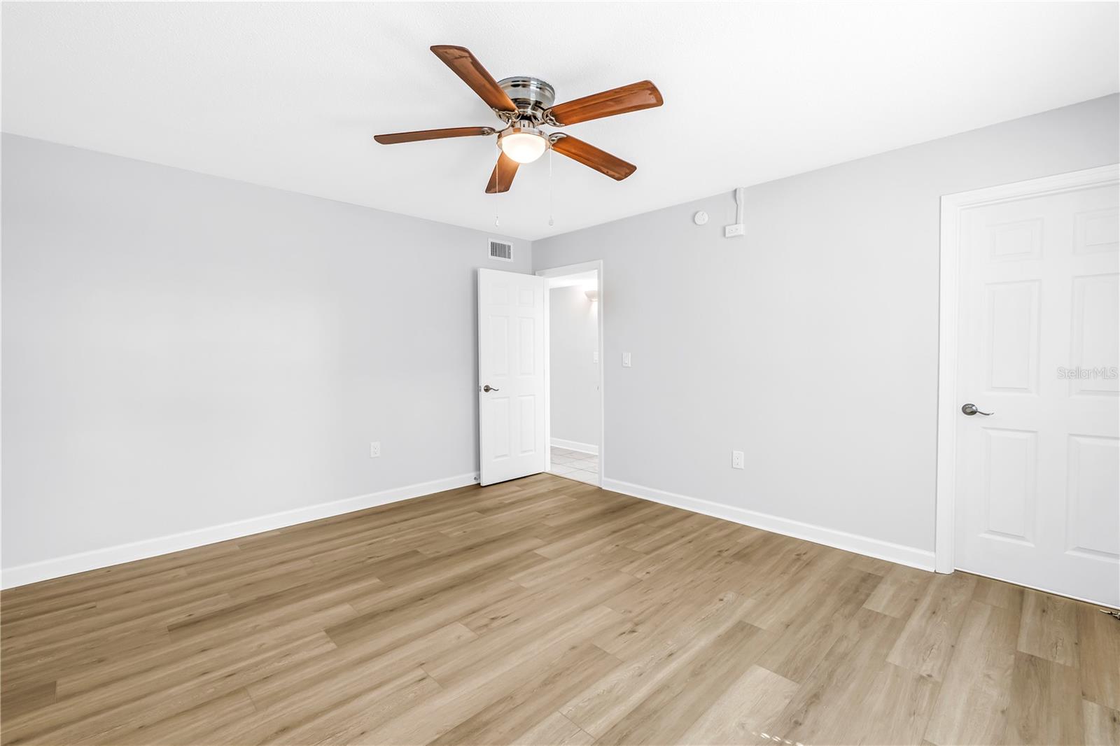 LES CHATEAUX CONDO - Residential