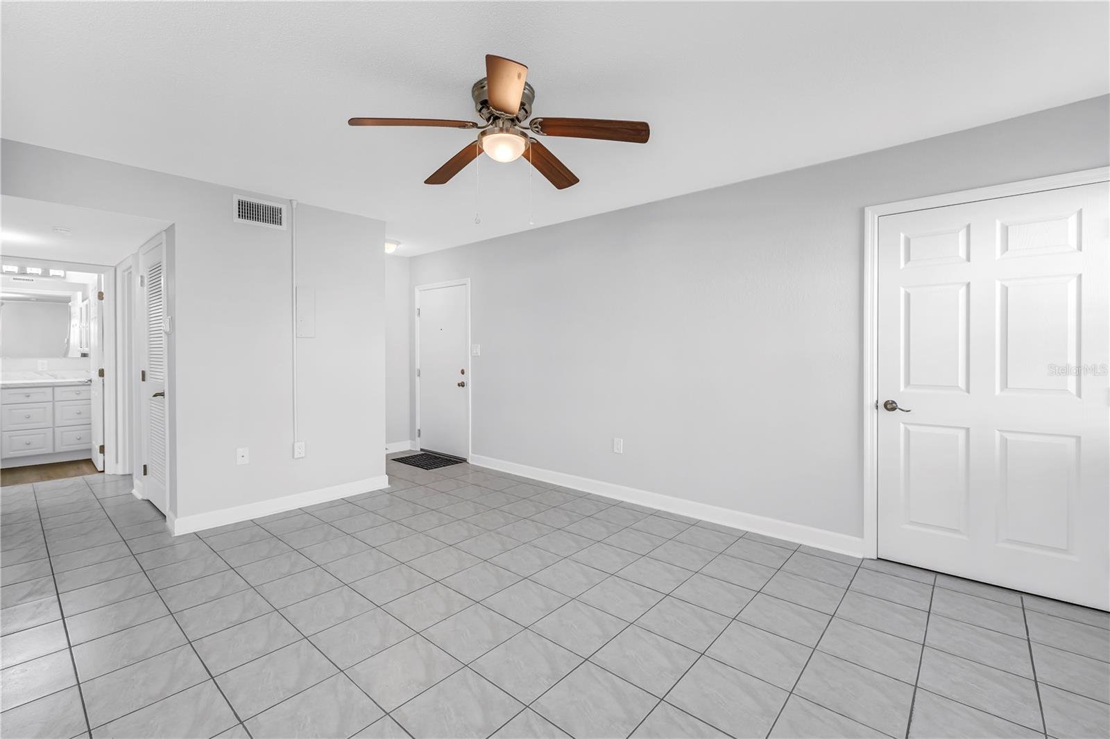 LES CHATEAUX CONDO - Residential