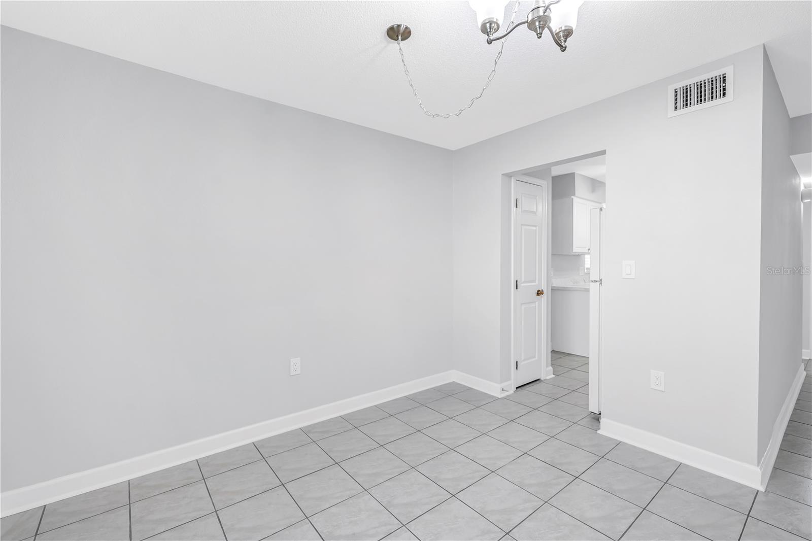 LES CHATEAUX CONDO - Residential