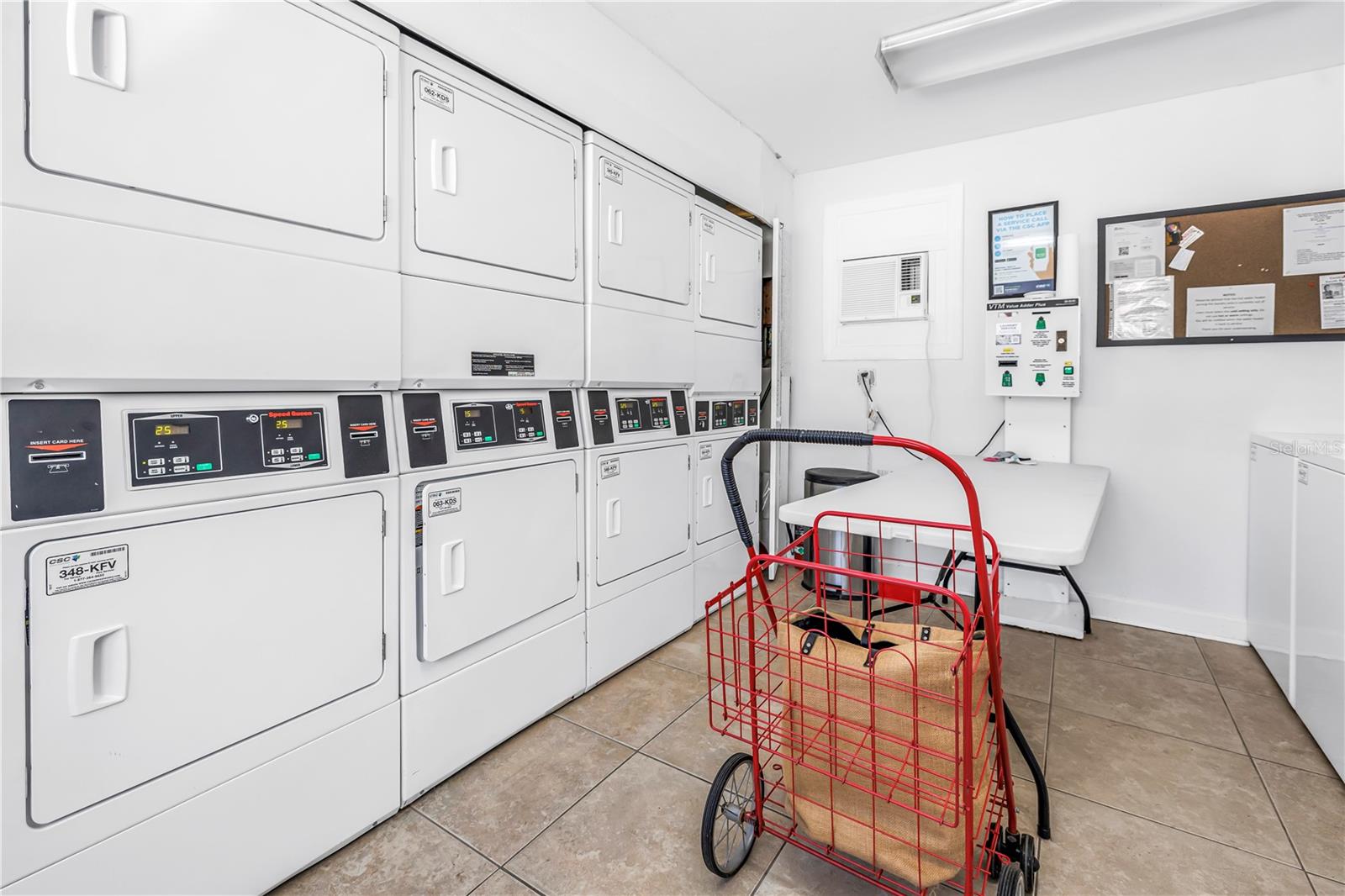 LES CHATEAUX CONDO - Residential