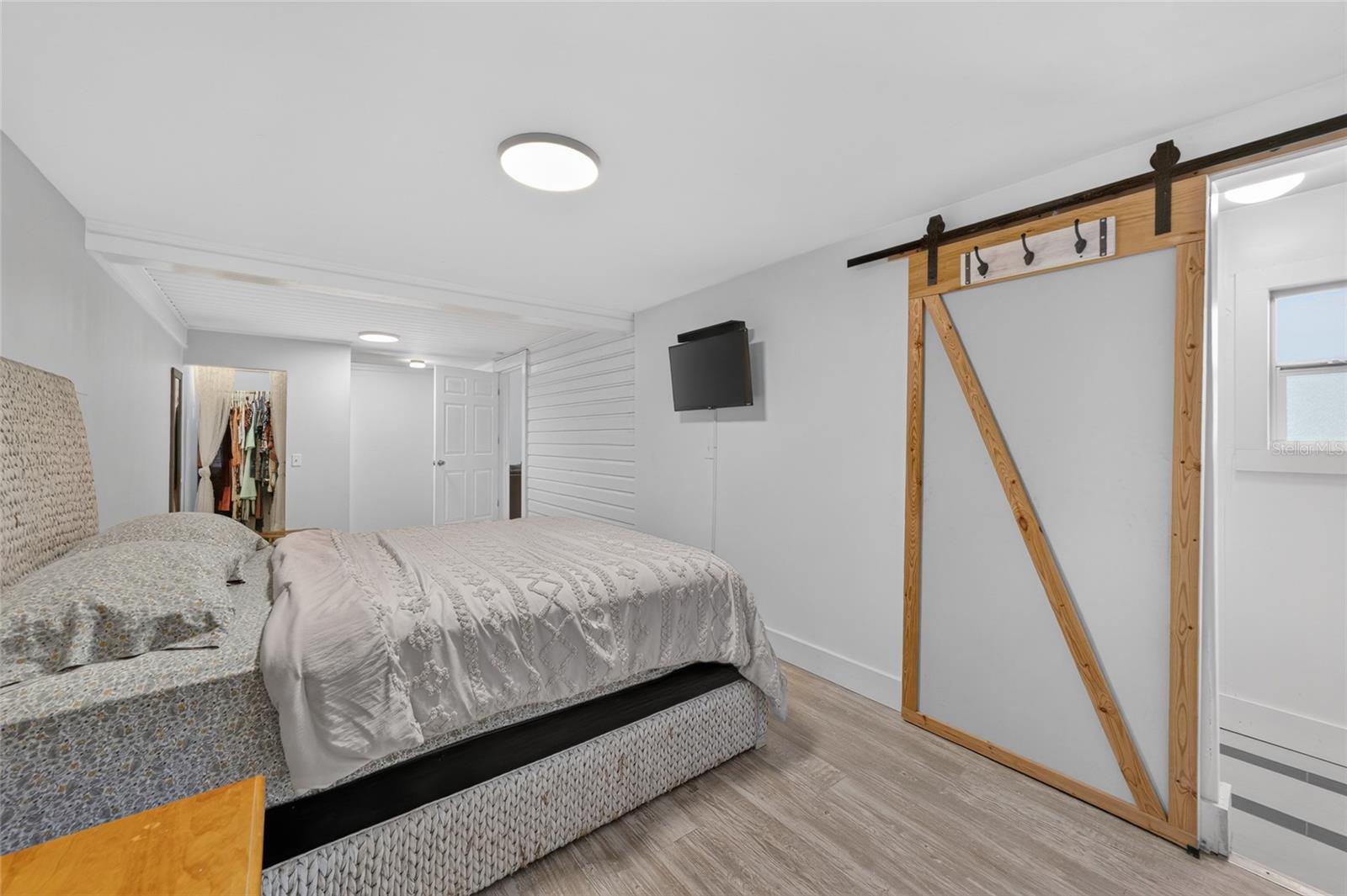 FRST HILLS - Residential